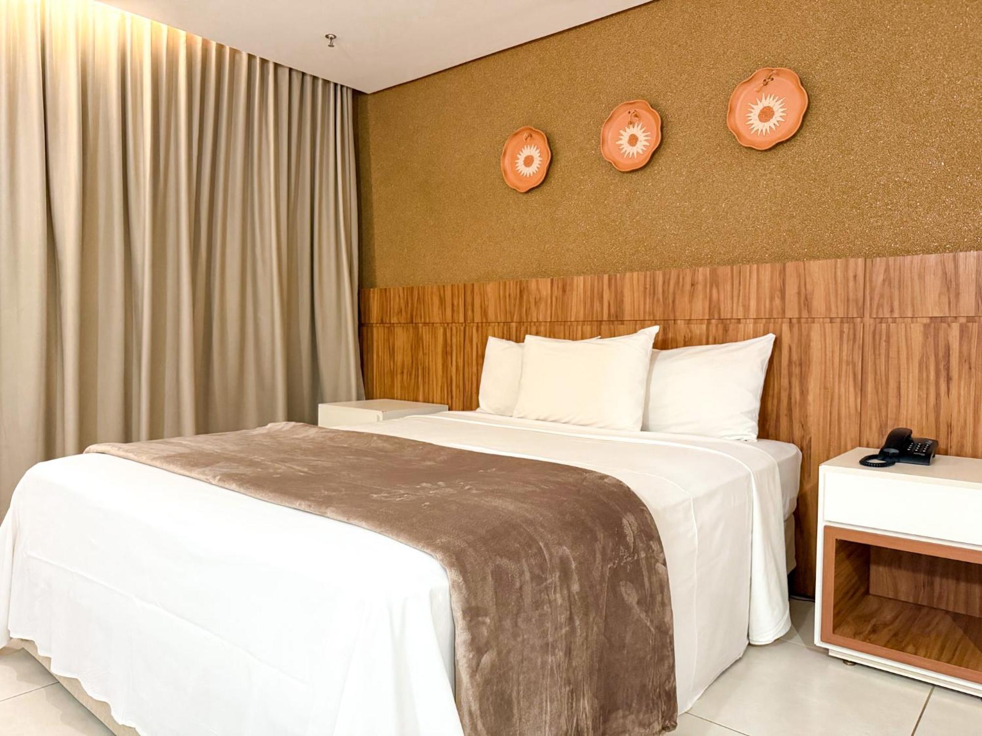 Queen Room,1639608229:JPEG
